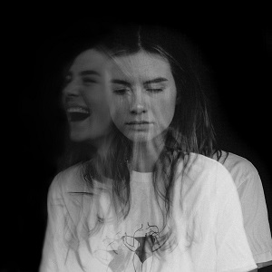 Cover `Ze Huilt Maar Ze Lacht` van Maan