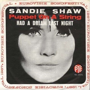 Rivierenland Radio speelt nu `Puppet On A String` van Sandie Shaw