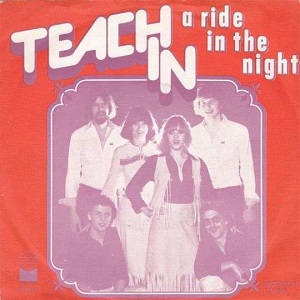 Rivierenland Radio speelt nu `A Ride In The Night` van Teach In