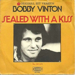 Cover `Sealed With A Kiss` van Bobby Vinton