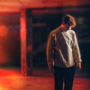 Rivierenland Radio speelt nu `Thrill Of It All` van Berre
