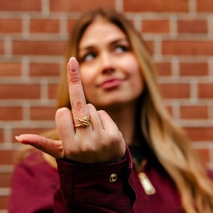 Rivierenland Radio speelt nu `Ga Dan` van Roxy Dekker