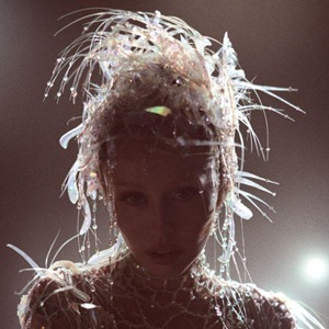 Rivierenland Radio speelt nu `End Of The World` van Miley Cyrus